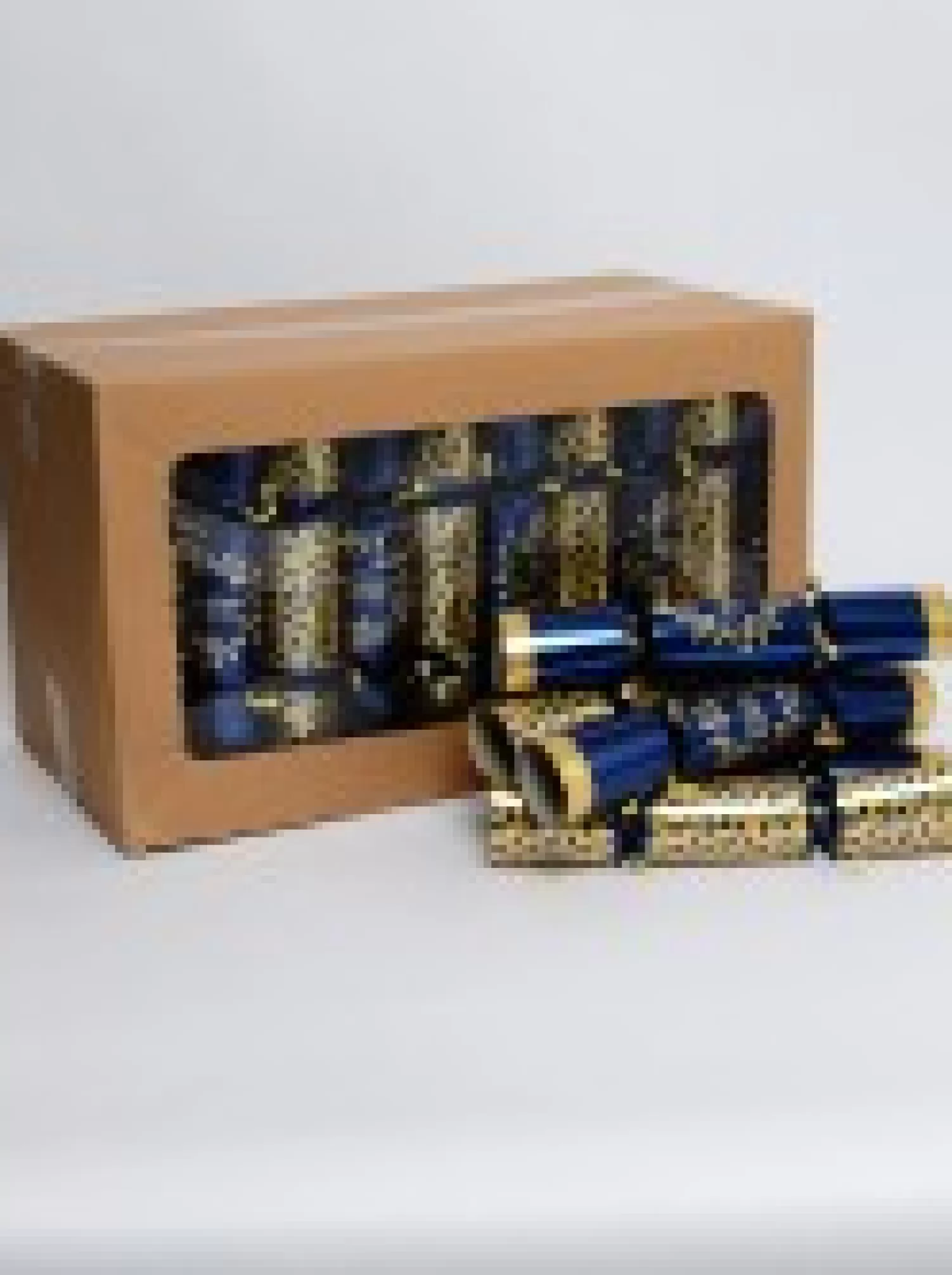 Christmas Warehouse Blue & Gold With Christmas Wishes Holly Vine & Wreath Bon Bons - 50 X 30Cm> Christmas Cracker Bon Bon Catering Packs (50 Per Pack)