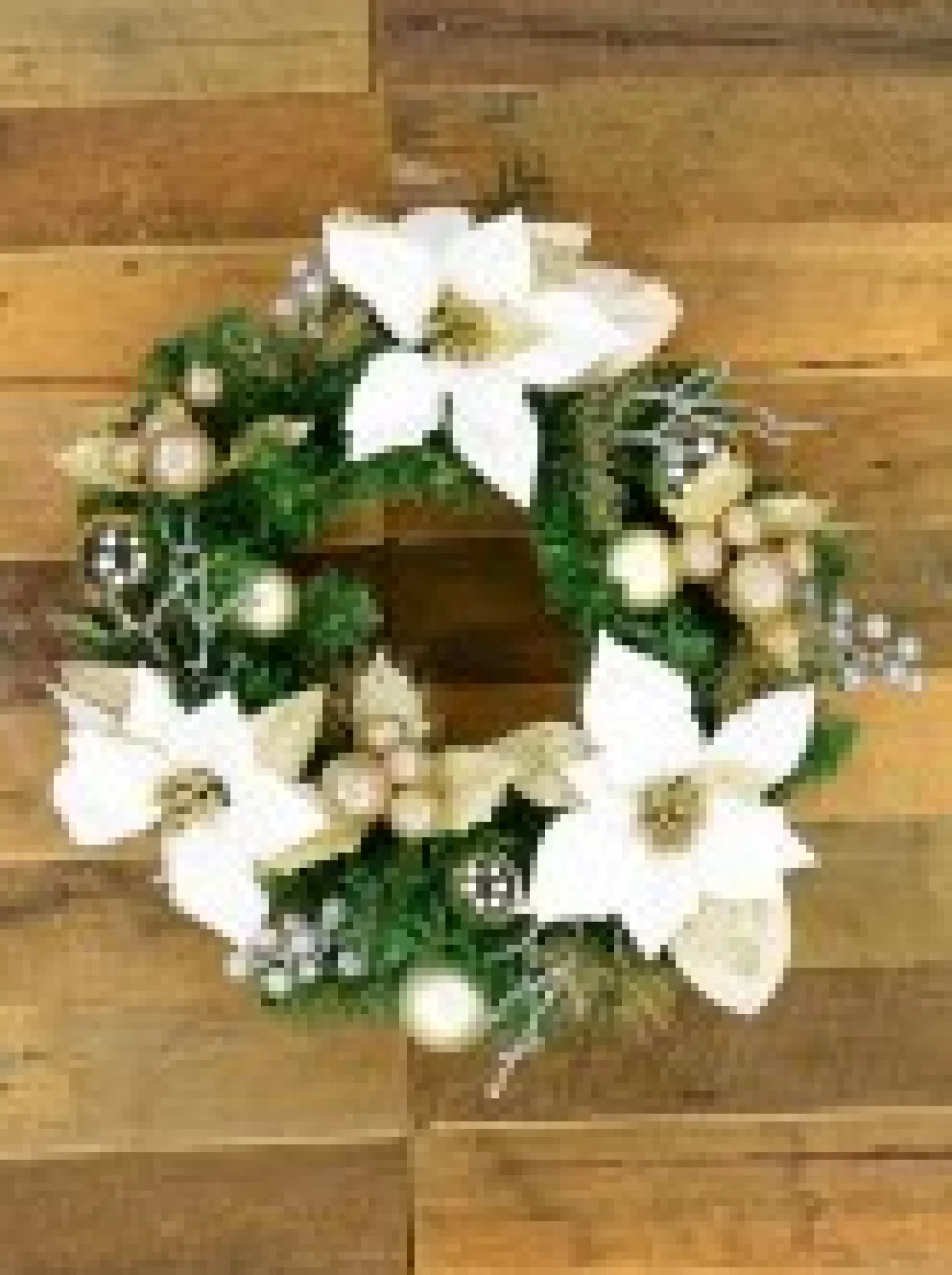 Christmas Warehouse Decorated White Poinsettia, Mistletoe, Berries & Baubles Pine Wreath - 45Cm> Christmas Wreaths
