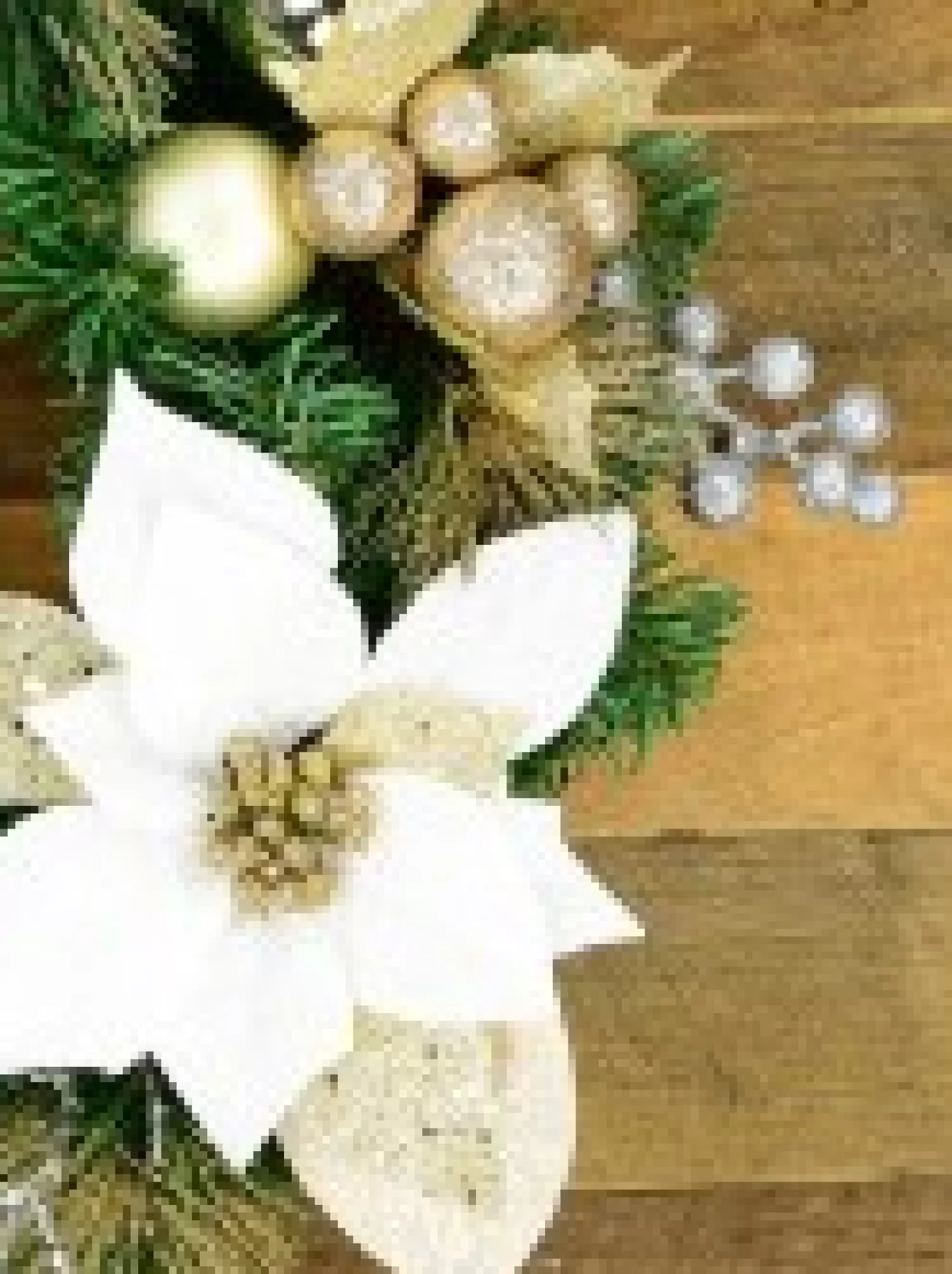 Christmas Warehouse Decorated White Poinsettia, Mistletoe, Berries & Baubles Pine Wreath - 45Cm> Christmas Wreaths