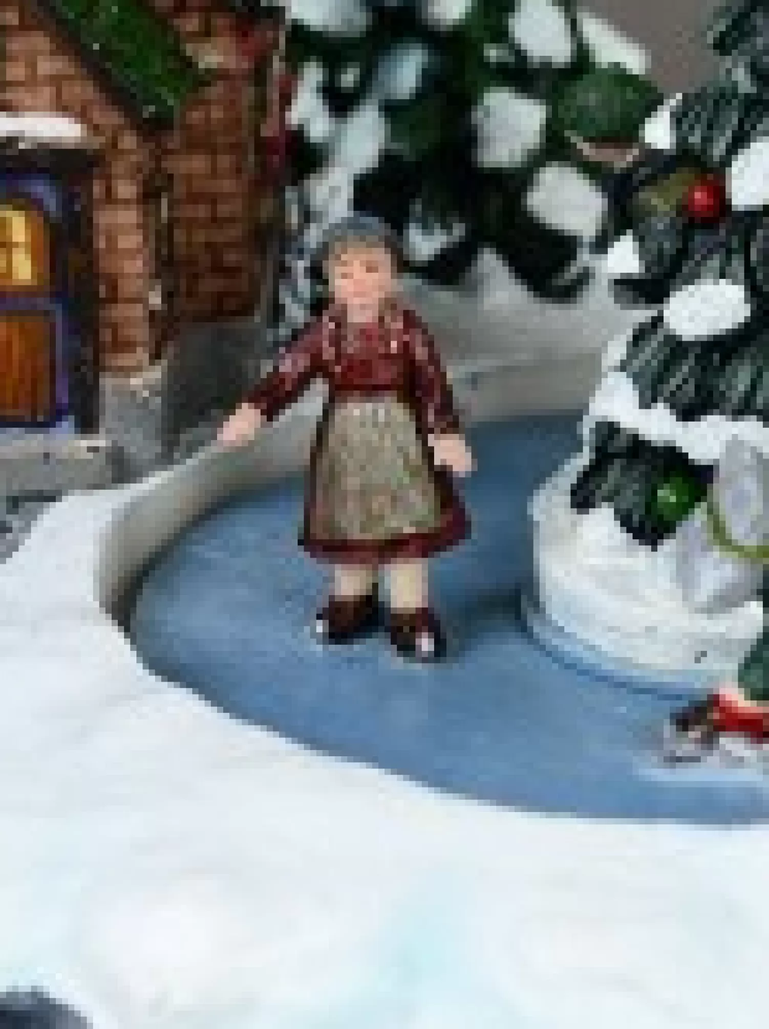 Christmas Warehouse Snow Day! Skating Around A Frozen Pond Christmas Village Scene - 26Cm> Christmas Village Scenes