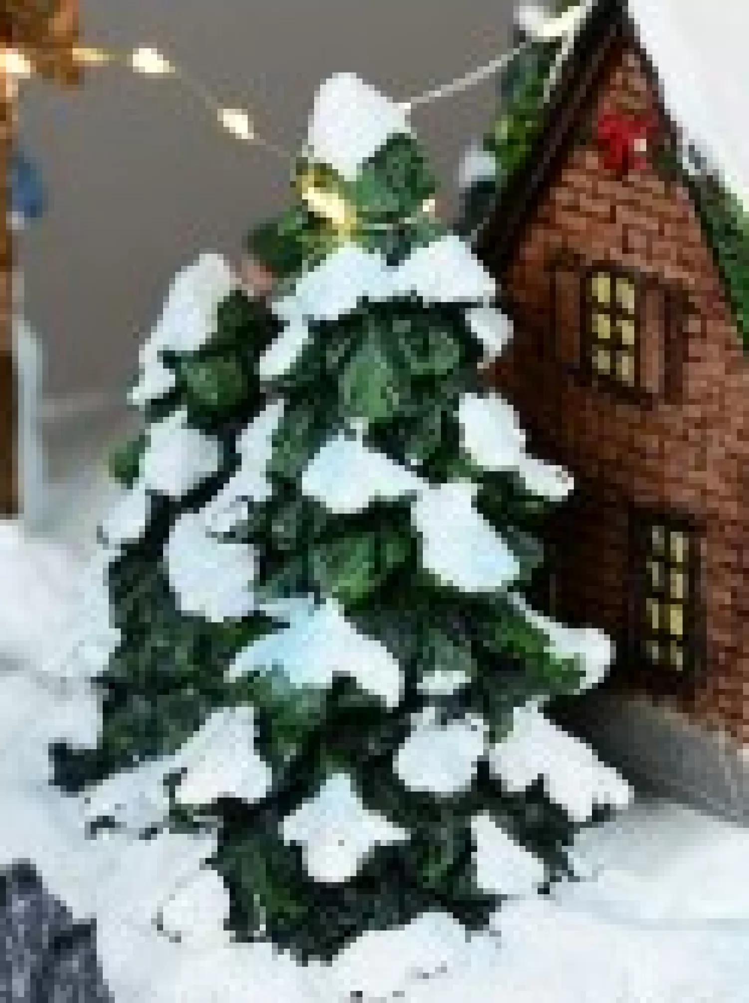 Christmas Warehouse Snow Day! Skating Around A Frozen Pond Christmas Village Scene - 26Cm> Christmas Village Scenes